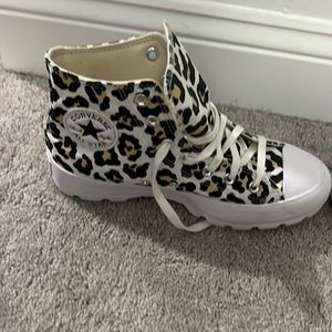 Size 8 converse platform cheetah print